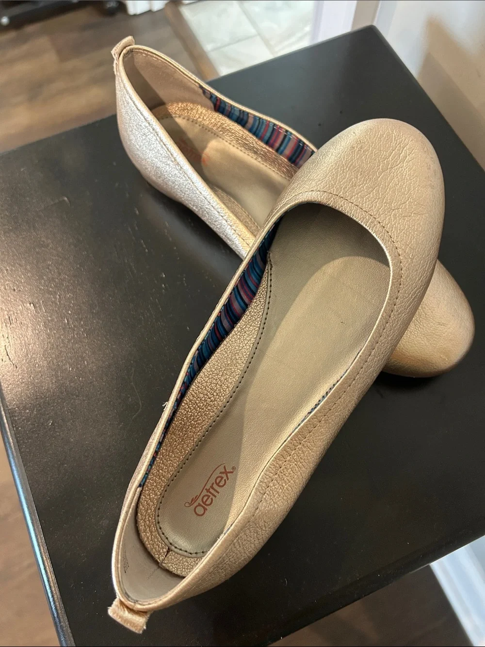 Aetrex Women's Metallic Champagne Ballet Flats with wear on the toes / comfy fit